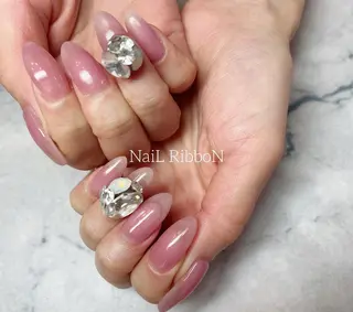 ネイル ネイルリボン 受付スタッフのネイルデザイン