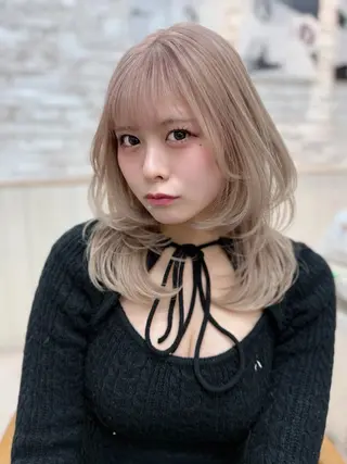 セミロング grow恵比寿所属・カラー／プルエクステ kurumi🩶のヘアスタイル