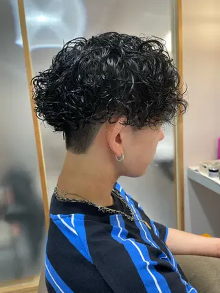 ショート パーマ メンズ 個室サロンLOUIMADNA栄店所属・髪質改善美容師 個室サロン白金厚哉のヘアスタイル