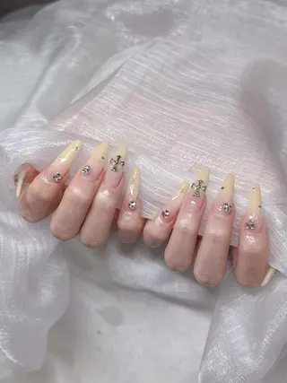 ネイル Lee Nailsのネイルデザイン