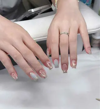 ネイル T. Leeのネイルデザイン