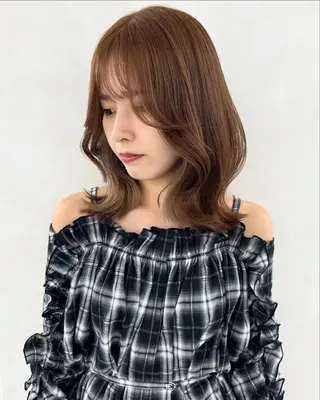 ミディアム カラー 流行りのレイヤーカッ ト得意💟akariのヘアスタイル