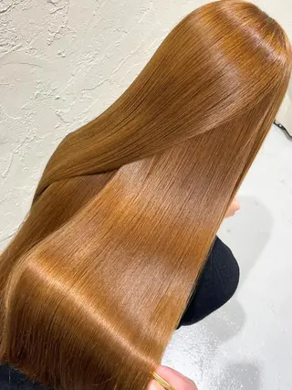 カラー セミロング 松下 紗季のヘアスタイル