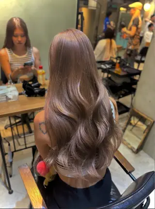 ロング カラー 🦋韓国/暖色カラー RENA🦋のヘアスタイル