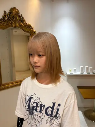 ショート 🩶ハイトーン🖤 URARAのヘアスタイル