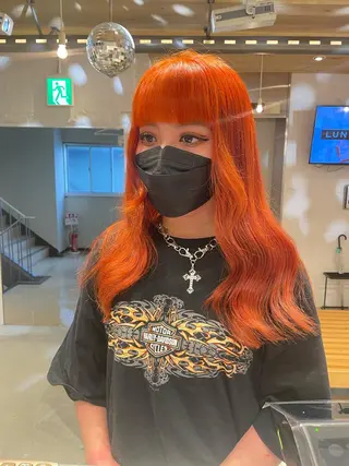 セミロング カラー 艶ハイトーン👑♡ NATSUKIのヘアスタイル