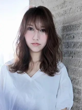 ミディアム 宮内 真乃のヘアスタイル
