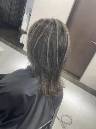 セミロング カラー 穐山 翔のヘアスタイル