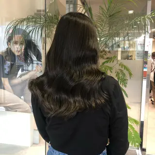 ロング カラー レイヤー/顔まわり カット/地毛風カラーのヘアスタイル