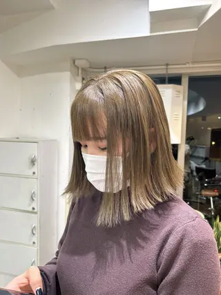 ミディアム カラー カット｜ハイトーン｜ Suzukaのヘアスタイル