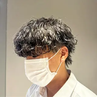 ミディアム パーマ ヘアアレンジ メンズ 艶カラー の達人のヘアスタイル