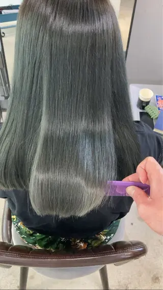 ミディアム 新井 広樹のヘアスタイル