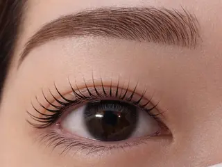 マツエク・マツパ Eyelash Salon Glück所属・佐久間 春菜のマツエク・マツパデザイン
