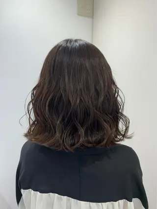 ミディアム カラー stair:case 武蔵小杉店所属・艶カラーリスト 牛込萌香のヘアスタイル