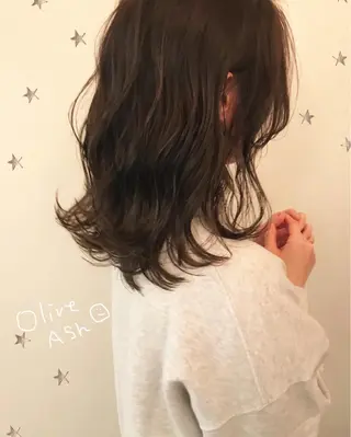 ミディアム カラー salon AKIRA所属・市川 千夏のヘアスタイル