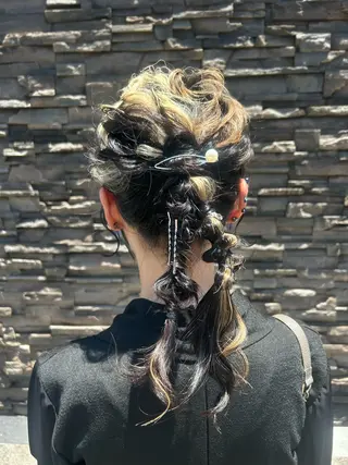 ミディアム ヘアアレンジ 永縄 ゆい真のヘアスタイル