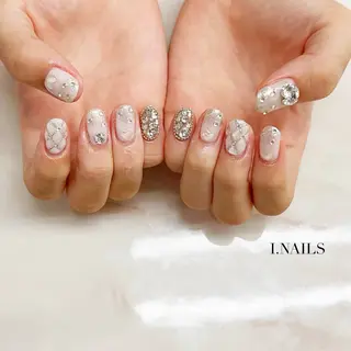 ネイル アイネイルズ所属・早川 梓のネイルデザイン