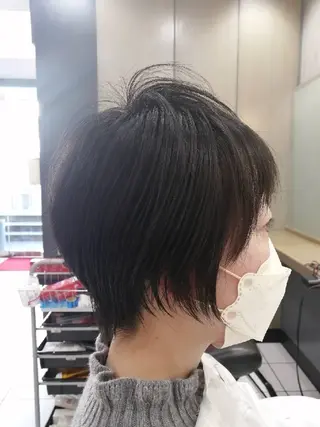 ショート D/i所属・D/i |Y/no. 〈夜スパ17時〜〉のヘアスタイル