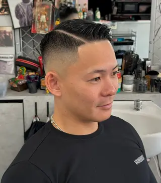 ショート FADE&LINE登戸店所属・🔥メンズ専門 美容師🔥 柳澤陵心のヘアスタイル