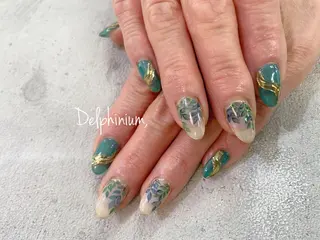 ネイル 岡本 友恵のネイルデザイン