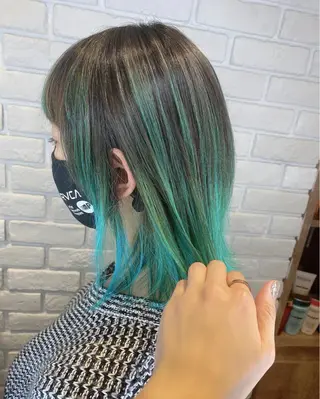 ミディアム カラー 森本 笑のヘアスタイル