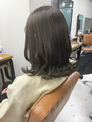 ミディアム カラー ヘアアレンジ 🌷FUKA🌷 まろやかハイトーンのヘアスタイル
