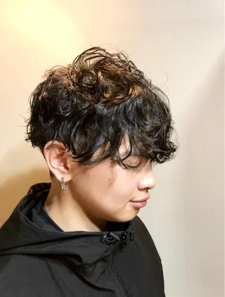 パーマ メンズ レイヤー/韓国 ハイトーン興津史弥のヘアスタイル