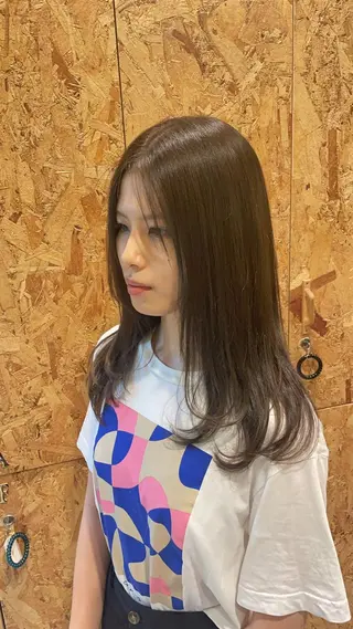 セミロング カラー イヤリングカラー特化 🎀於曽能実夢のヘアスタイル