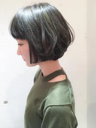 ミディアム カラー THE DAY所属・AKI HASHIMOTOのヘアスタイル