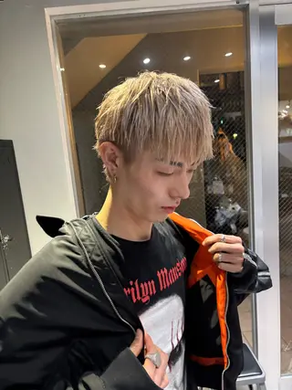 ショート 山影✨バレイヤージュ ハイライト✨メンズ◎のヘアスタイル