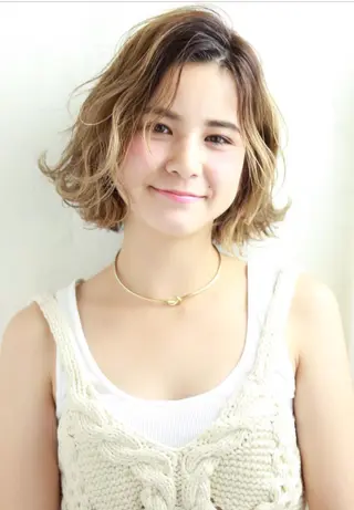 ショート カラー 齋藤 咲のヘアスタイル