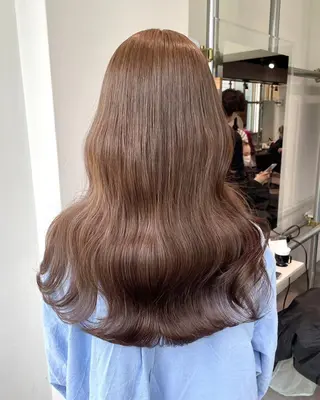 ロング カラー 韓国レイヤー🕊️ 柔らかベージュ🧸のヘアスタイル