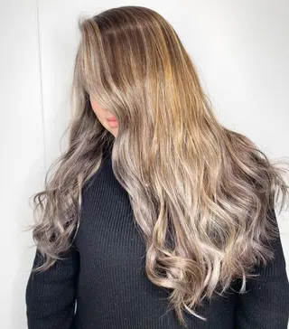 ロング カラー ヘアアレンジ HairSignature所属・ブリーチ指名神戸 No.1美容師RENのヘアスタイル