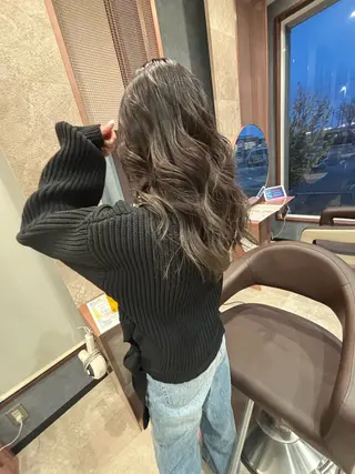 ロング カラー 佐々木 麻純のヘアスタイル