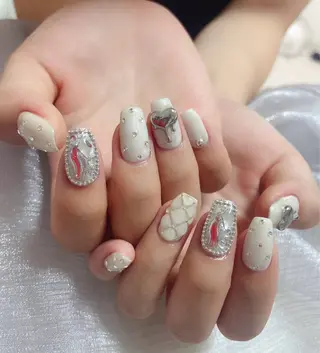 ネイル &ME ネイルサロンのネイルデザイン