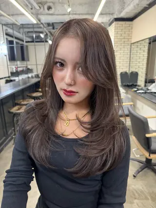 ロング カラー 🕊️レイヤーカット 透明感カラー GOのヘアスタイル