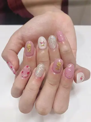 ネイル 指名支持率NO.1 スタイリストのヘアスタイル