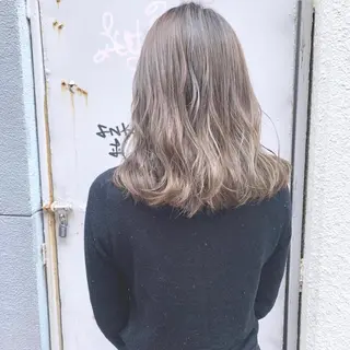 ミディアム カラー 井上 美奈子のヘアスタイル