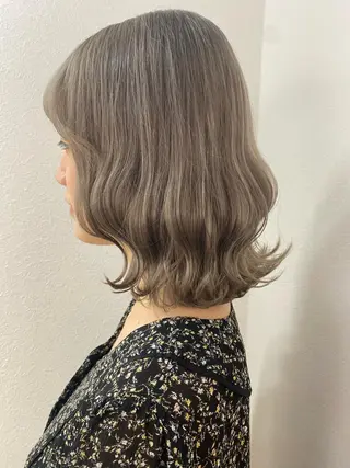 ミディアム カラー 遠藤沙也加 /レイヤーカットのヘアスタイル