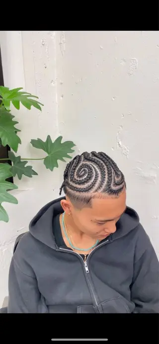 ショート ヘアアレンジ メンズ コーンロウ／ブレイズ SYUのヘアスタイル