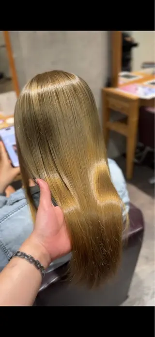 ロング カラー Afinar  乃空（ノア）のヘアスタイル