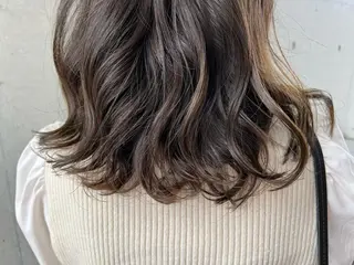 セミロング 岸田 莉奈のヘアスタイル