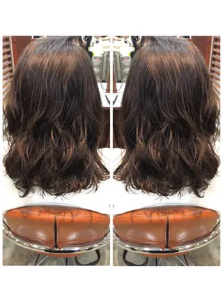 セミロング パーマ 品田 真里のヘアスタイル