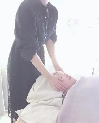 頭痛肩こりで悩むおとな女性専門ボディケアサロンねこもみ所属・札幌　頭痛肩こり解消 セラピストkaoriのエステ・リラクイメージ