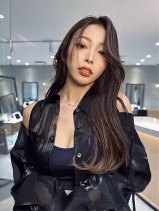 ロング Rita/髪質改善 /透明感カラーのヘアスタイル