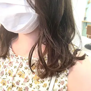 ミディアム カラー スナコザワ レナのヘアスタイル
