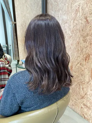 ミディアム カラー 折本 沙織のヘアスタイル