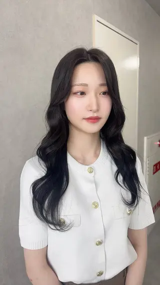 ロング カラー 赤み無し柔らかカラー 【梅田】madokaのヘアスタイル