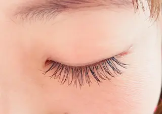 マツエク・マツパ 1ヶ月後も半分残る 高持続LEDエクステのマツエク・マツパデザイン