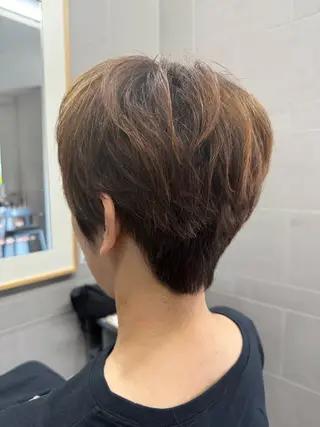 ショート カラー ferna所属・吉野 正啓のヘアスタイル